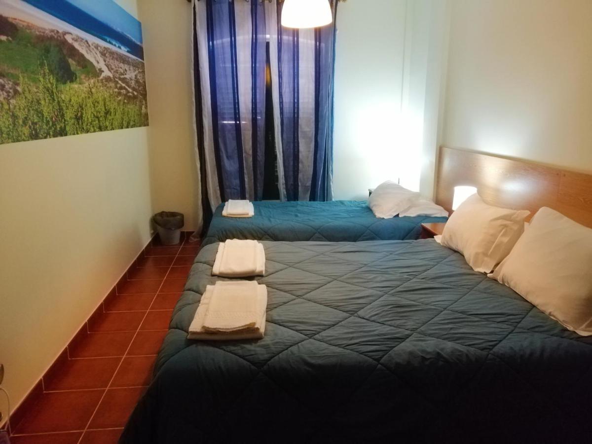 Supertubos Beach Hostel اتوغويه ده باليه المظهر الخارجي الصورة