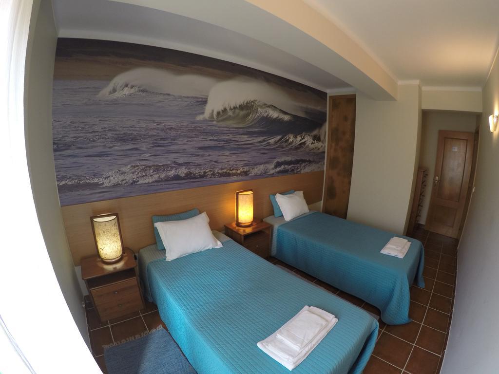 Supertubos Beach Hostel اتوغويه ده باليه المظهر الخارجي الصورة