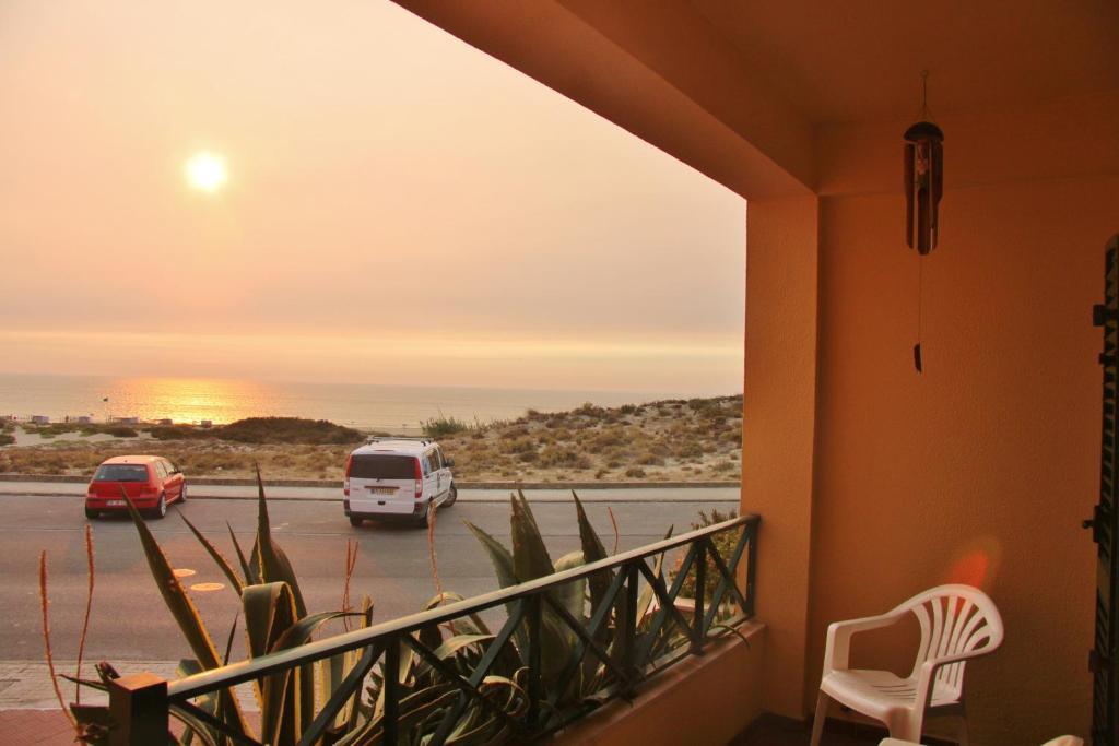 Supertubos Beach Hostel اتوغويه ده باليه المظهر الخارجي الصورة
