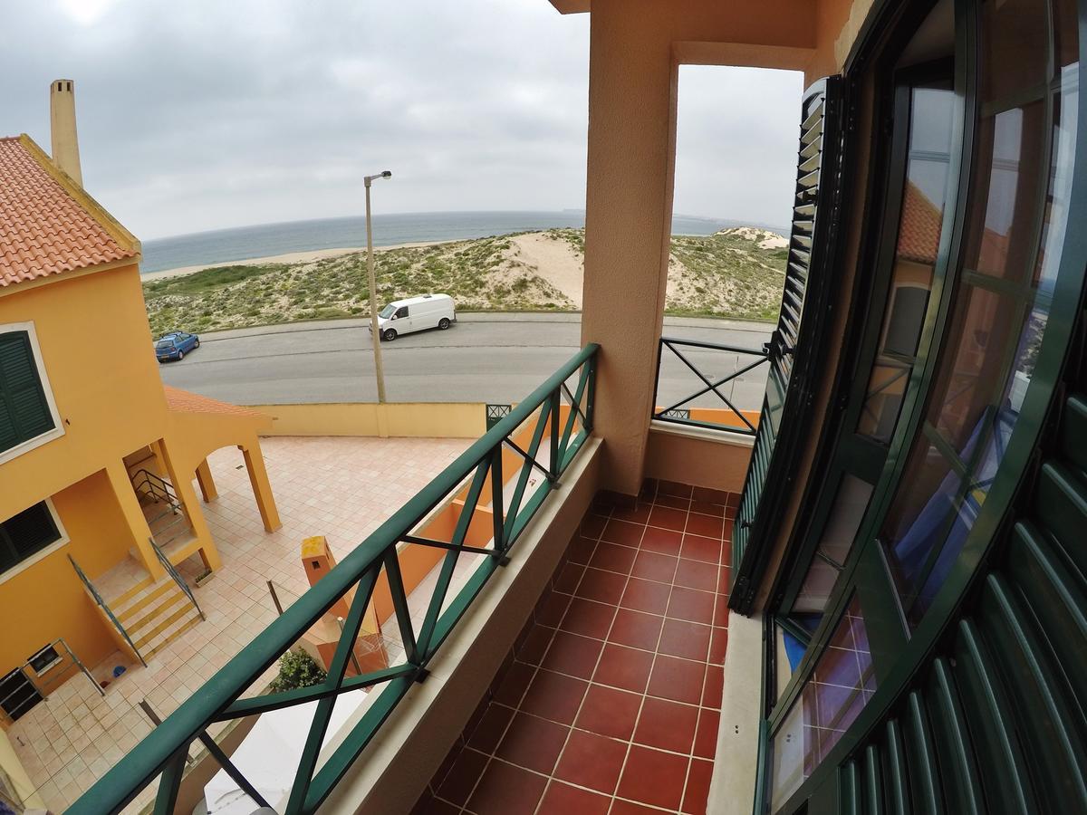 Supertubos Beach Hostel اتوغويه ده باليه المظهر الخارجي الصورة