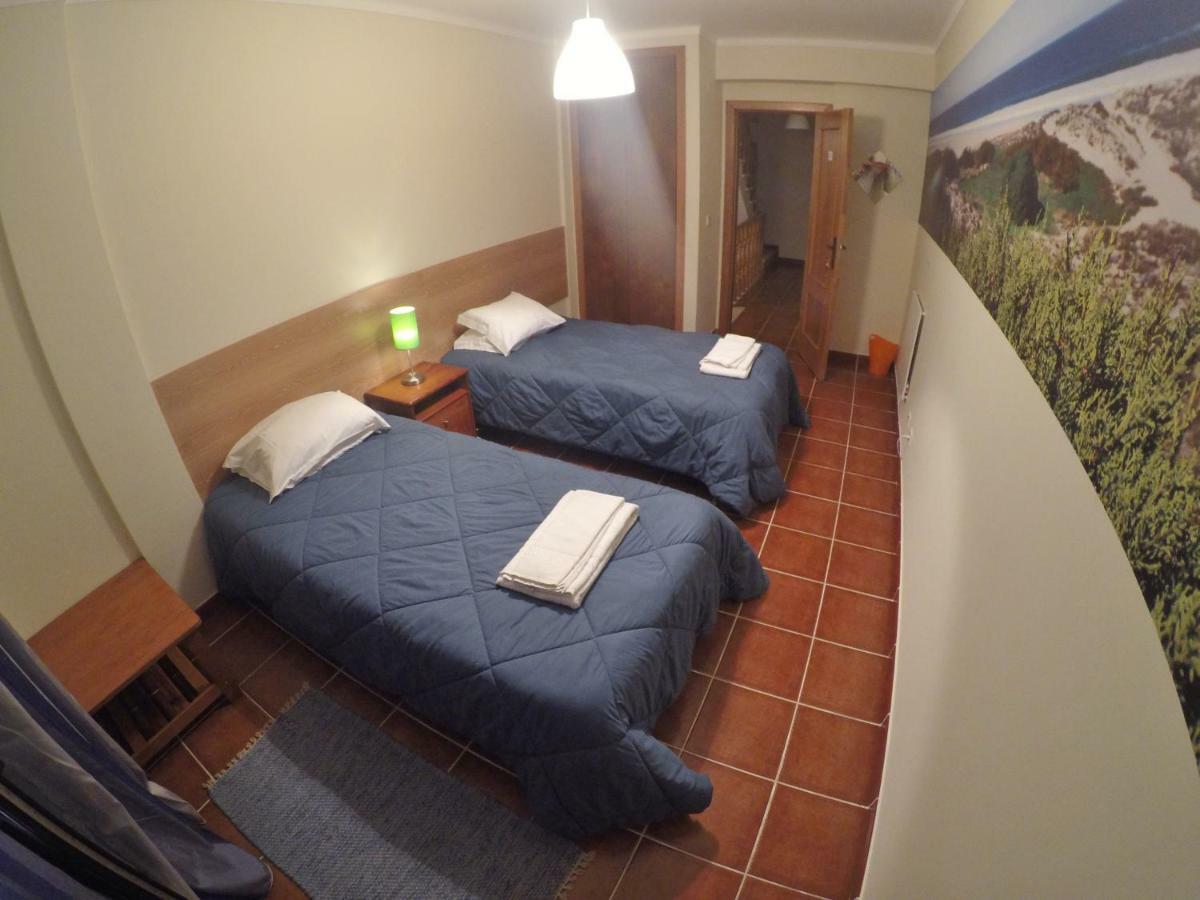 Supertubos Beach Hostel اتوغويه ده باليه المظهر الخارجي الصورة