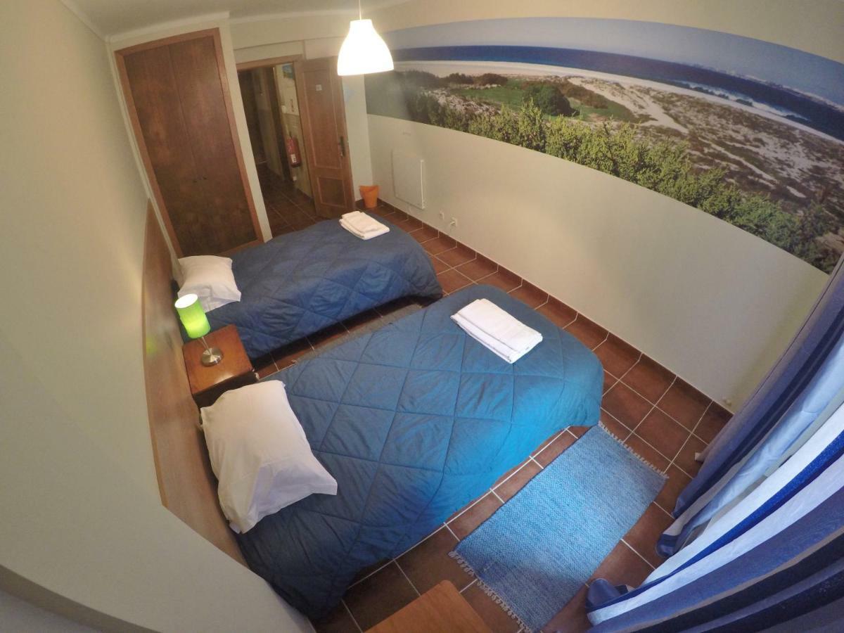 Supertubos Beach Hostel اتوغويه ده باليه المظهر الخارجي الصورة