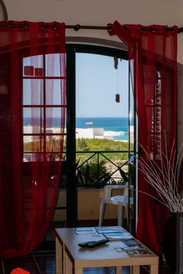 Supertubos Beach Hostel اتوغويه ده باليه المظهر الخارجي الصورة